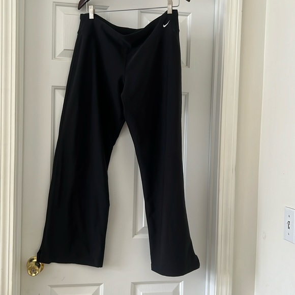 Nike pant 🖤 - Picture 1 of 5
